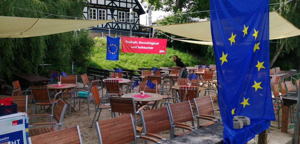 Veranstaltung auf der Terrasse des Ufercafés bei Tag
